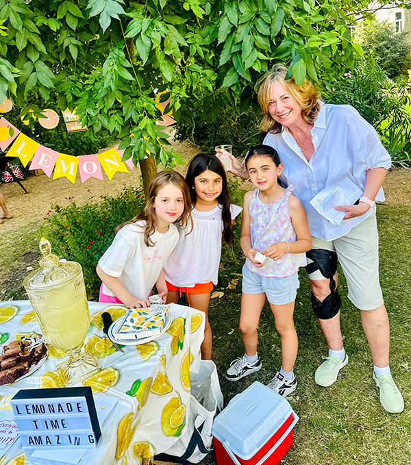 Sue-&-lemonade-stand-Children